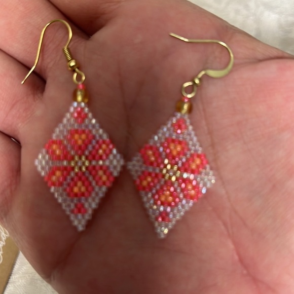NEW Boho Inspired Floral Brick Stitch Beaded Earrings - Picture 4 of 4